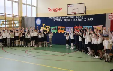 Część artystyczna. Śpiew uczni&oacute; klasy pierwszej