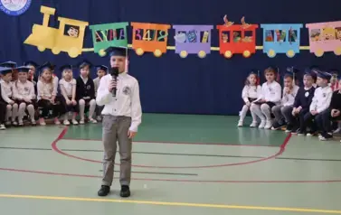 Część artystyczna.  Uczeń klasy 1 a