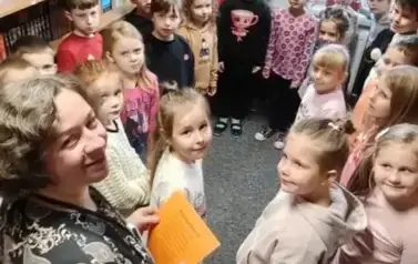 uczniowie kl.1a przygotowują się do złożenia przysięgi