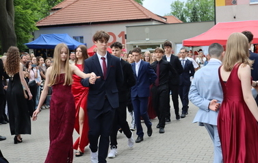 35. Polonez klas 8