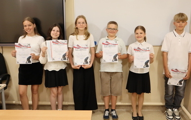 Uczniowie kończący szkołę z wyr&oacute;żnieniem - 5b