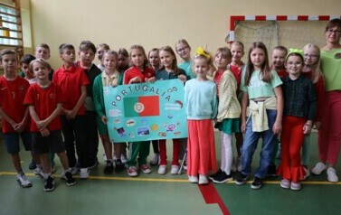 Klasa 3b - Prezentująca Portugalie 