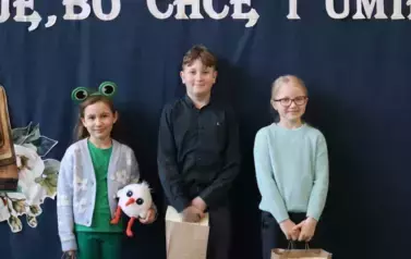 Uczniowie SP10, biorący udział w konkursie.