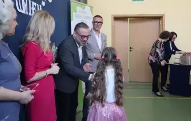 Wręczenie nagr&oacute;d za udział w konkursie.