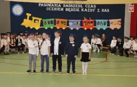Część artystyczna. Uczniowie klasy 1b
