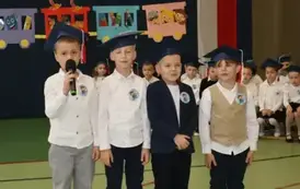 Część artystyczna. Uczniowie klasy 1a