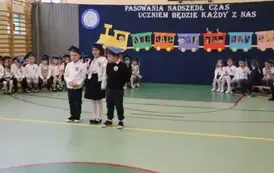 Część artystyczna. .Uczniowie klasy 1 b