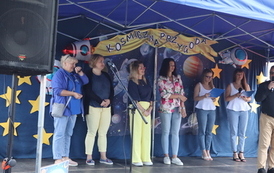 1. Oficjalne rozpoczęcie pikniku szkolnego - przem&oacute;wienie gości.