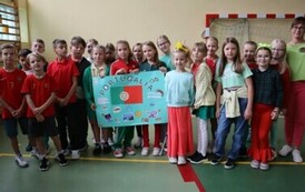 Klasa 3b - Prezentująca Portugalie 