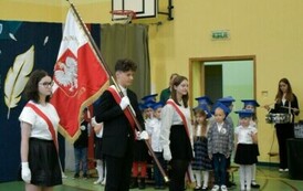 Poczet sztandarowy SP10