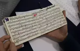 Komisja oglądający materiały przygotowane przez uczestnika konkursu