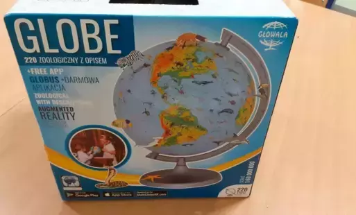 Zdjęcie pudełka z globusem 