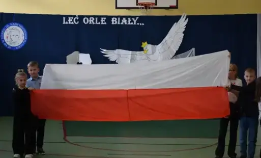 Zdjęcie do Uroczysty apel z okazji 11 listopada